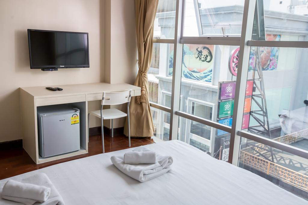 Snooze Hotel Thonglor Bangkok Exterior photo