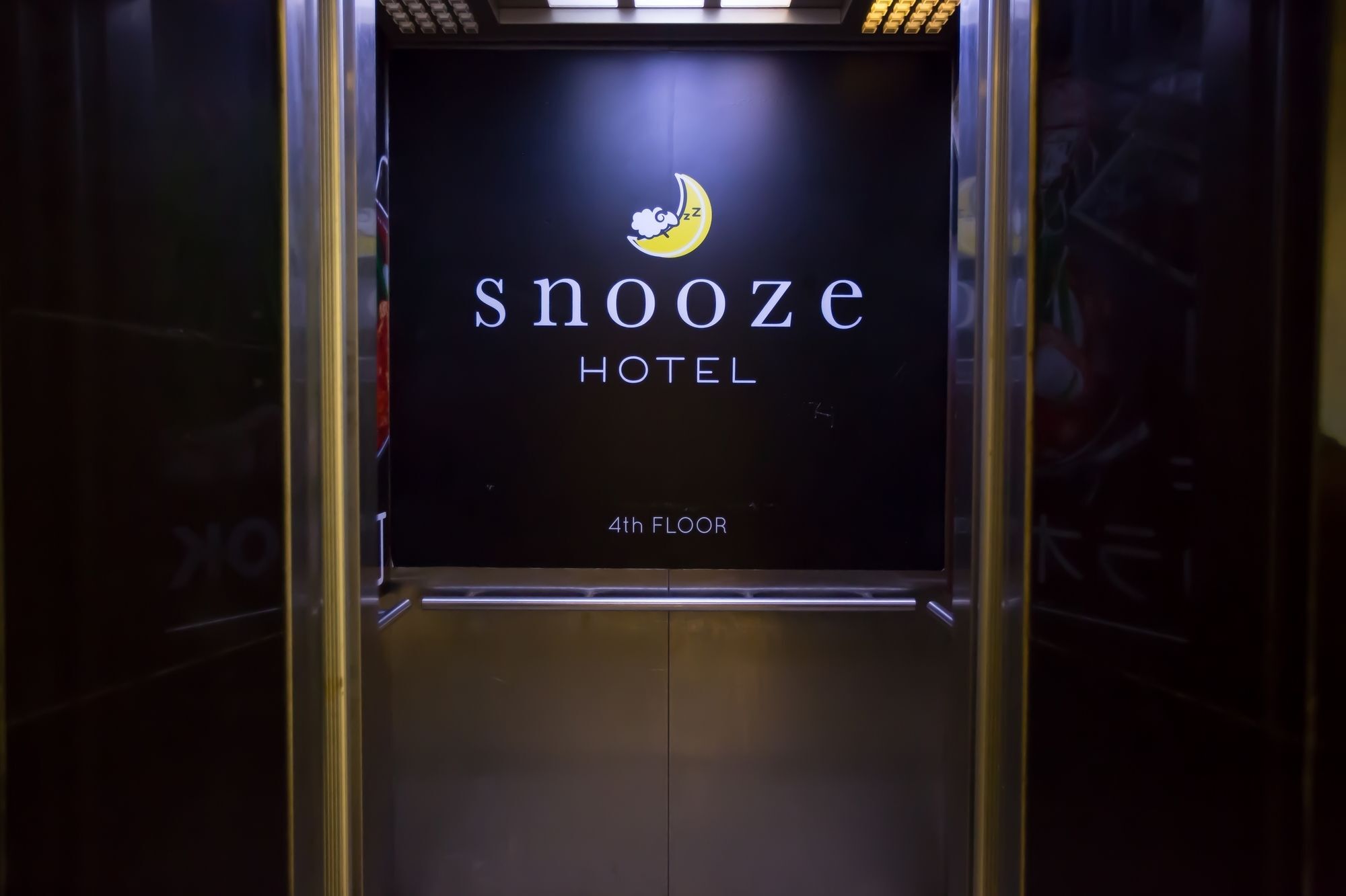 Snooze Hotel Thonglor Bangkok Exterior photo