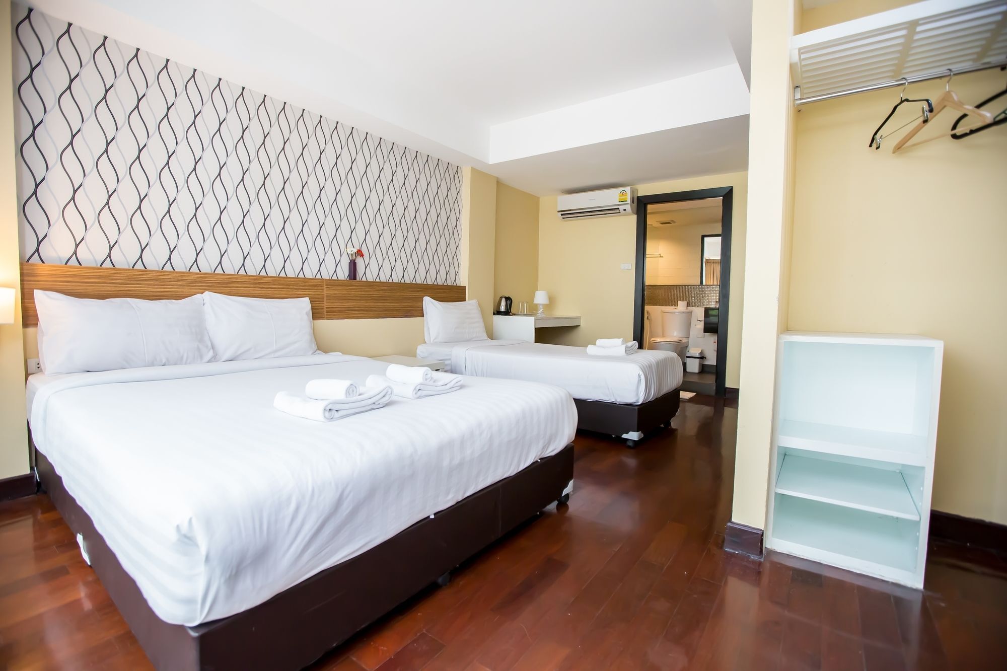 Snooze Hotel Thonglor Bangkok Exterior photo